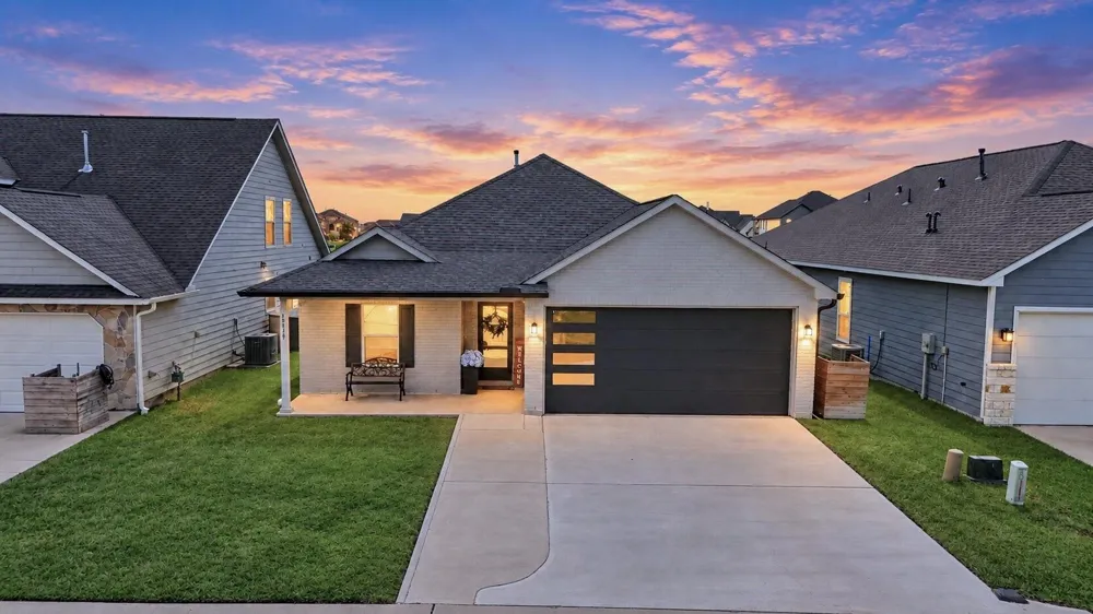 10737 S Lake Mist Lane Willis, TX 77318