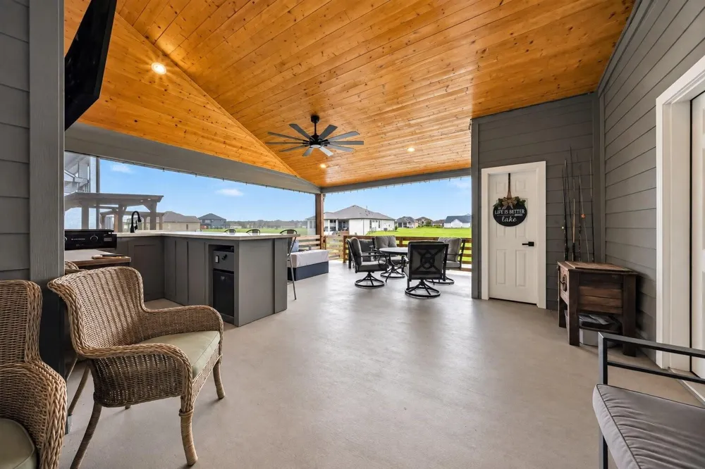 10737 S Lake Mist Lane Willis, TX 77318
