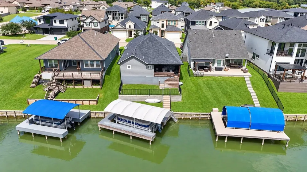 10737 S Lake Mist Lane Willis, TX 77318