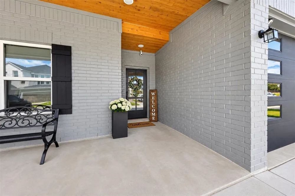 10737 S Lake Mist Lane Willis, TX 77318