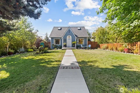 1214 E Columbia Street