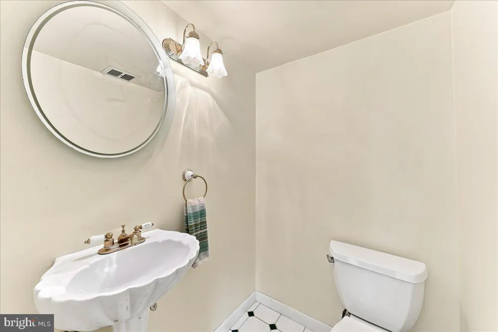 2207 ASPEN CIRCLE Springfield, PA 19064
