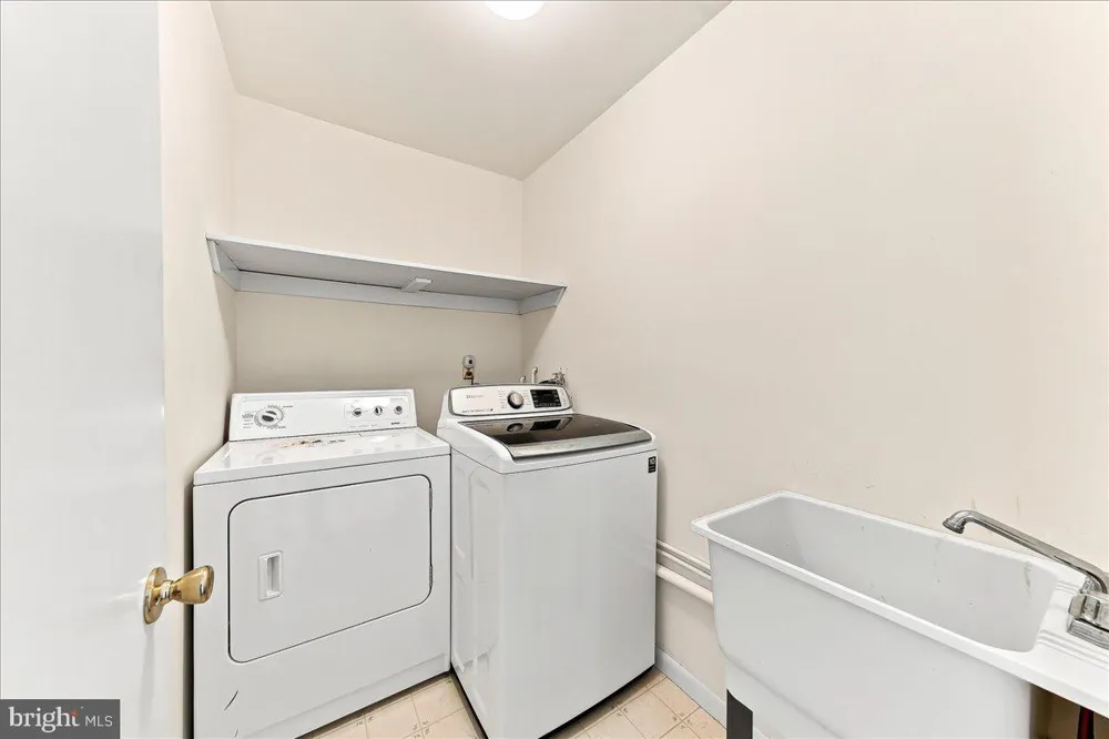 2207 ASPEN CIRCLE Springfield, PA 19064