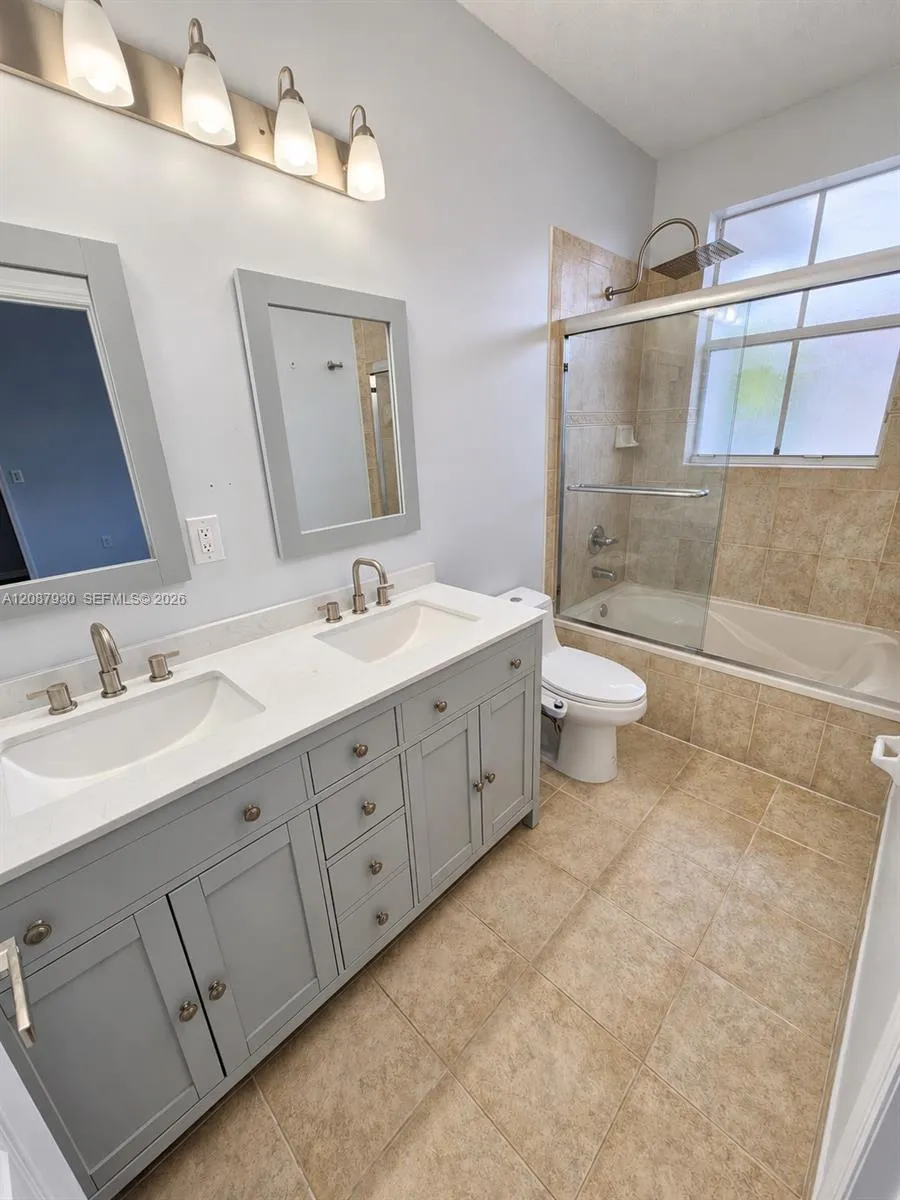 12317 SW 124th Ct Miami, FL 33186