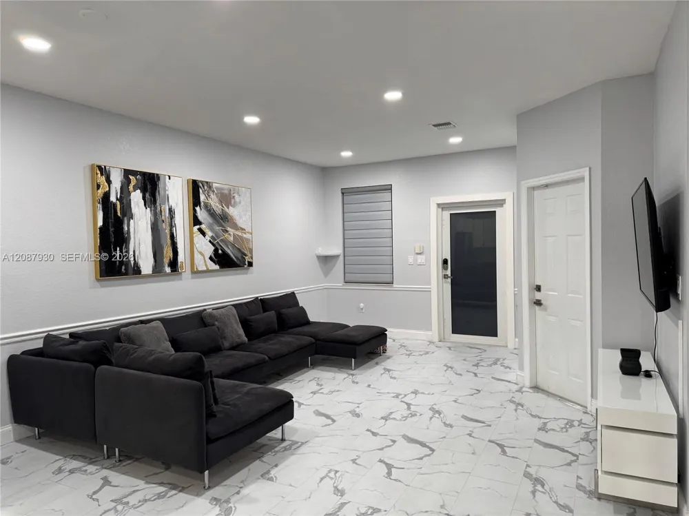 12317 SW 124th Ct Miami, FL 33186