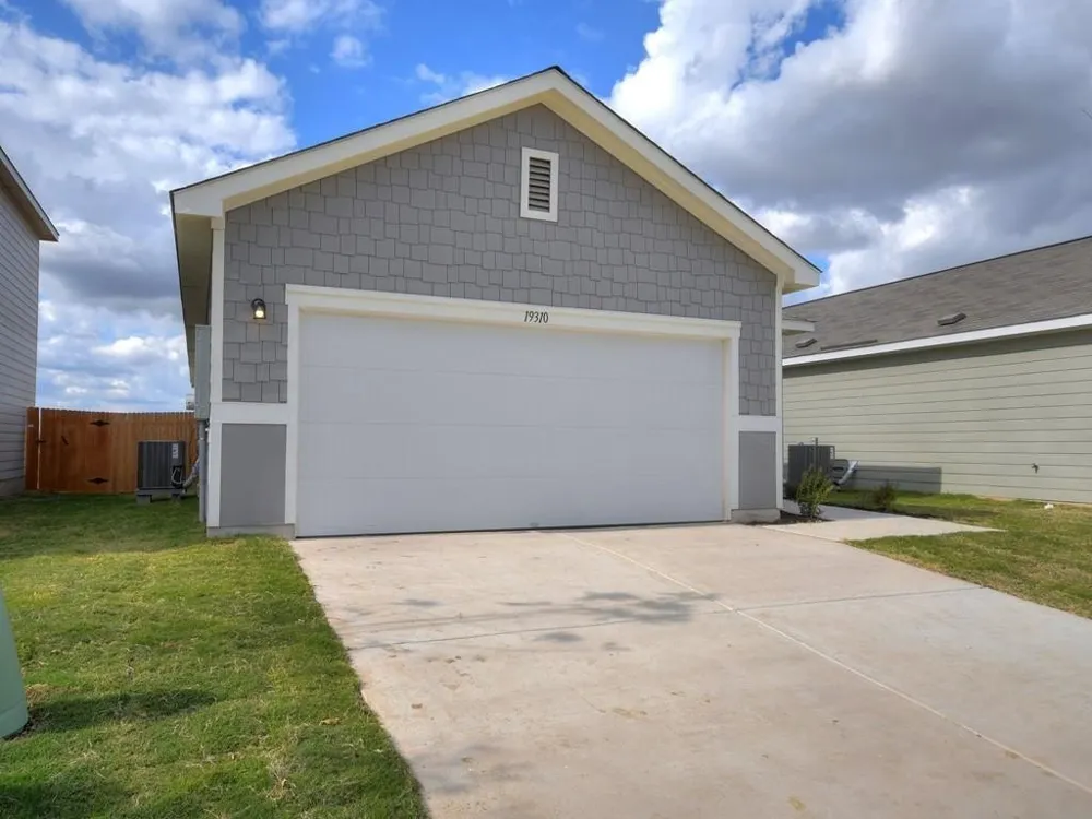 19400 Caymus Drive Pflugerville, TX 78660