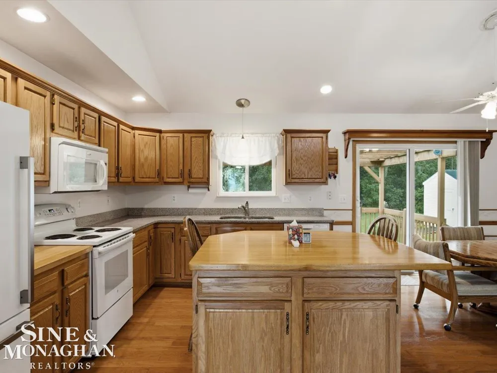 4281 Ravenswood Road Marysville City, MI 48040