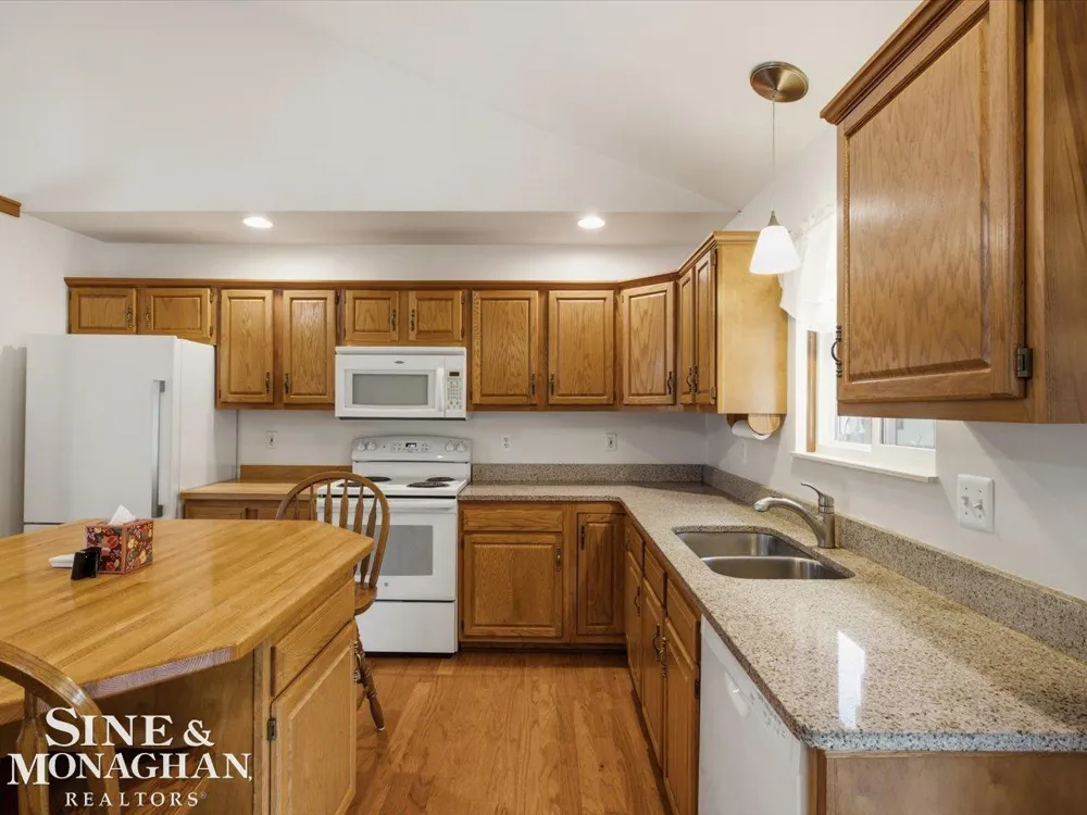4281 Ravenswood Road Marysville City, MI 48040