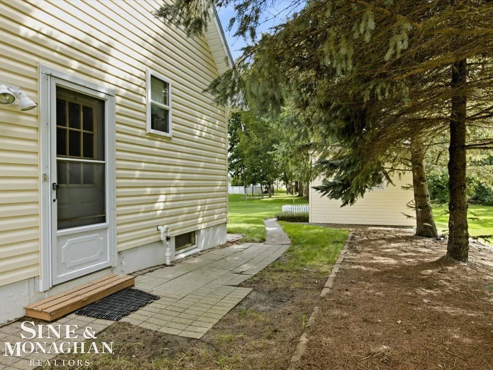 4281 Ravenswood Road Marysville City, MI 48040