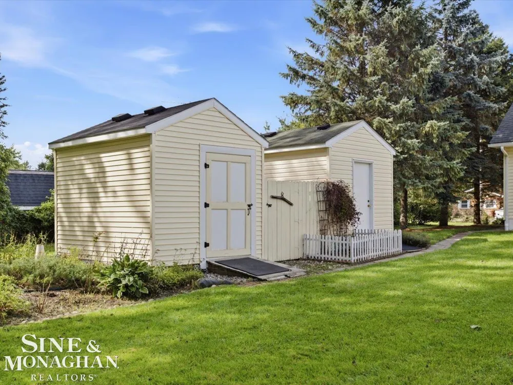 4281 Ravenswood Road Marysville City, MI 48040