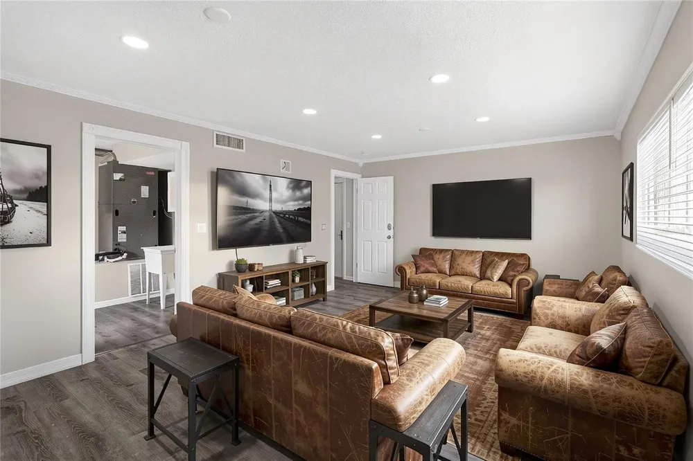 656 LITTLE WEKIVA ROAD Altamonte Springs, FL 32714
