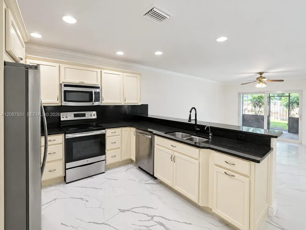 2375 NW 123rd Ave Coral Springs, FL 33065