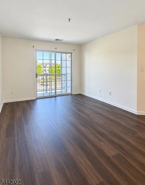 327 Waterford Dr Edison, NJ 08817