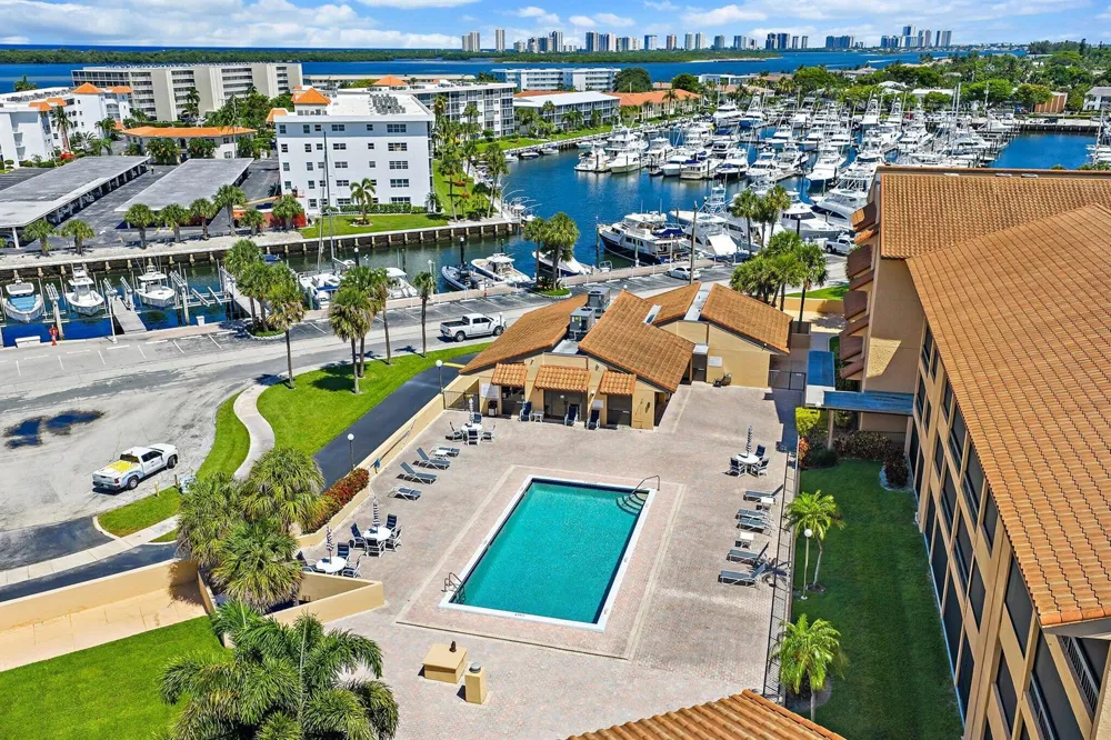1030 Us Highway 1 #413 North Palm Beach, FL 33408