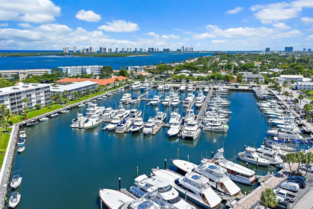 1030 Us Highway 1 #413 North Palm Beach, FL 33408