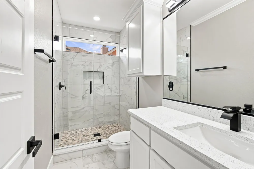 1606 Avenue Grand Prairie, TX 75051