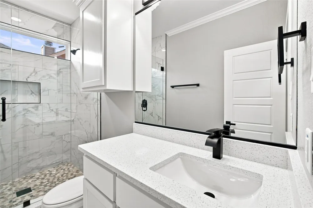 1606 Avenue Grand Prairie, TX 75051