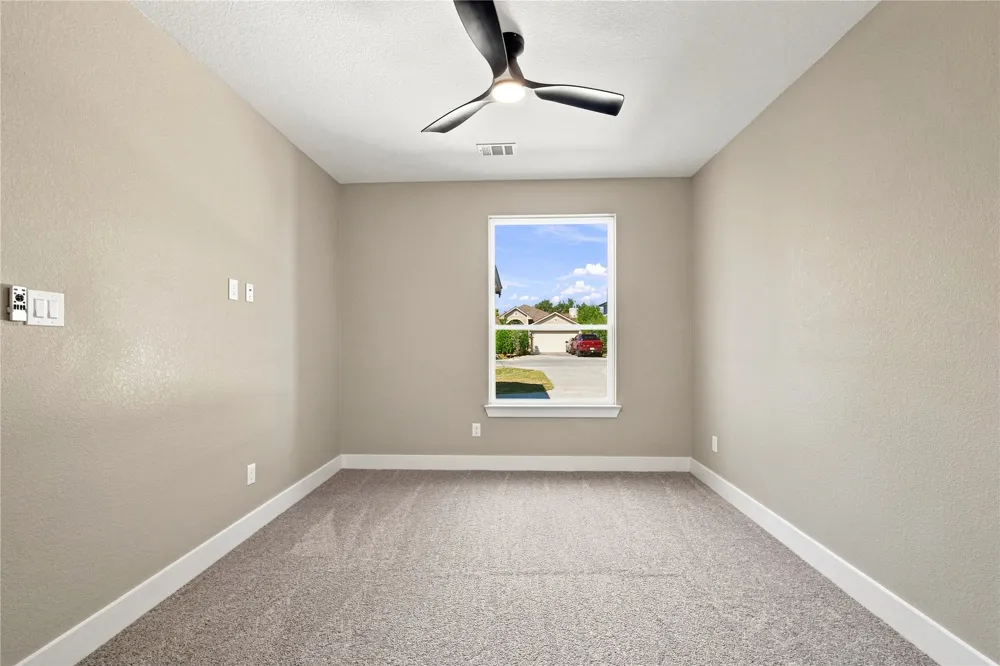 1606 Avenue Grand Prairie, TX 75051