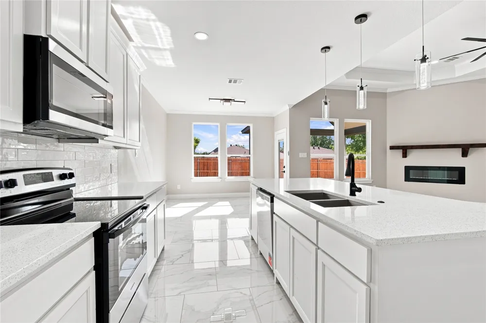 1606 Avenue Grand Prairie, TX 75051