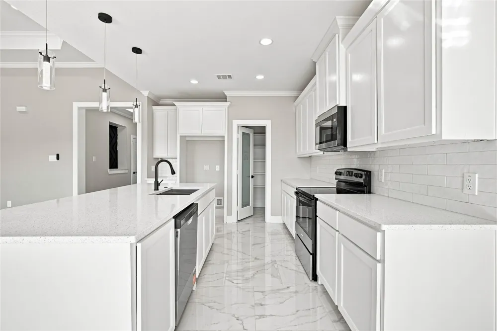 1606 Avenue Grand Prairie, TX 75051