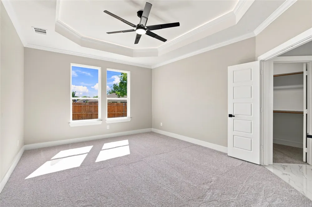 1606 Avenue Grand Prairie, TX 75051