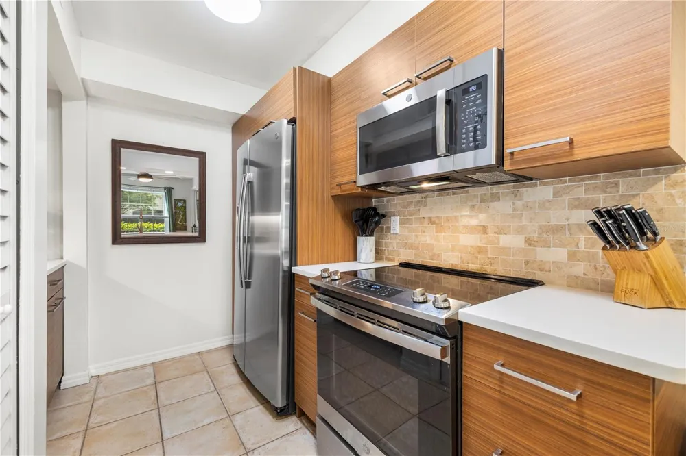 3016 BONAVENTURE CIRCLE #104 Palm Harbor, FL 34684
