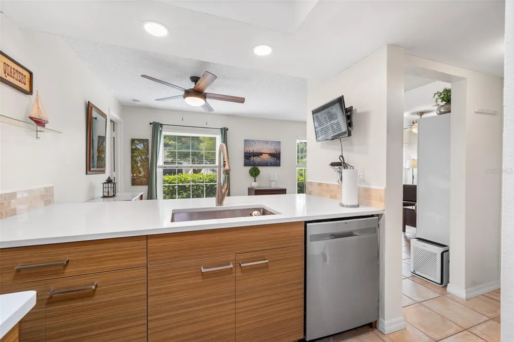 3016 BONAVENTURE CIRCLE #104 Palm Harbor, FL 34684