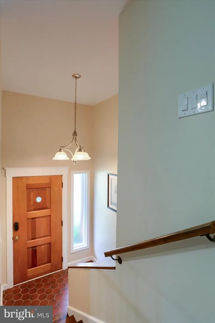 818 MEADOW Camp Hill, PA 17011