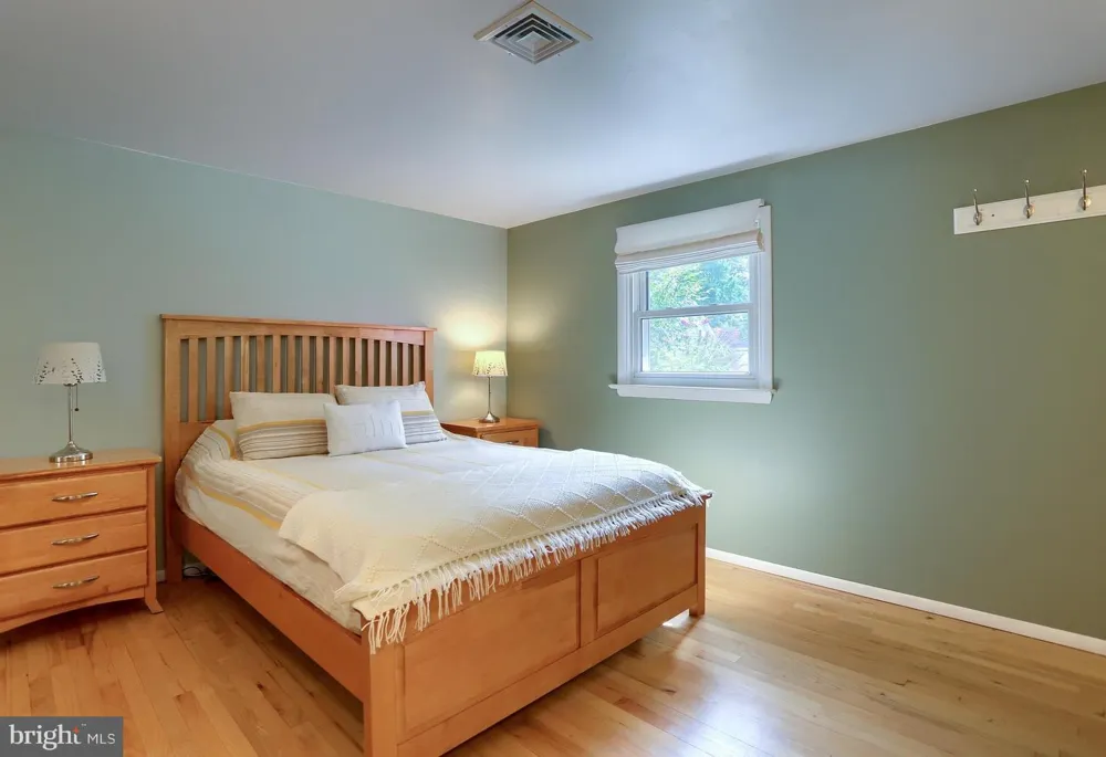 818 MEADOW Camp Hill, PA 17011