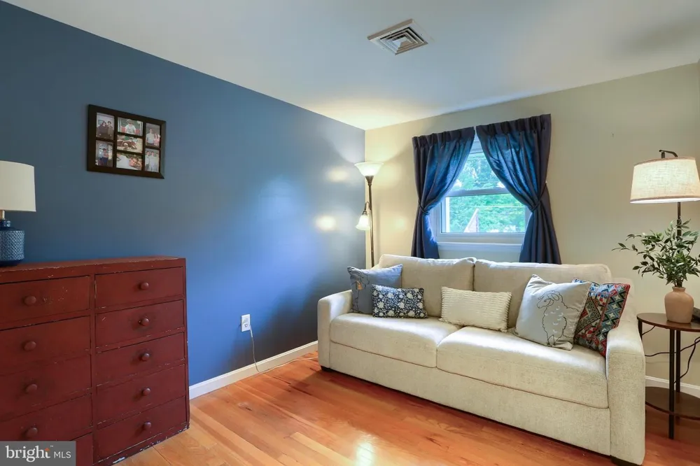 818 MEADOW Camp Hill, PA 17011