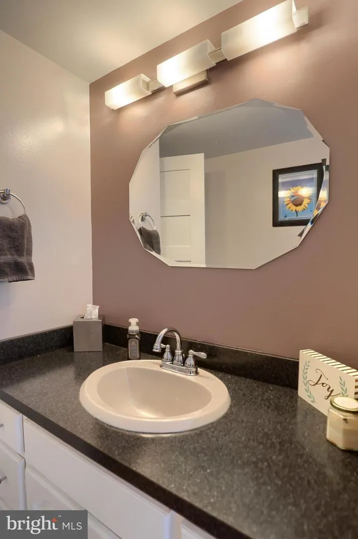 818 MEADOW Camp Hill, PA 17011