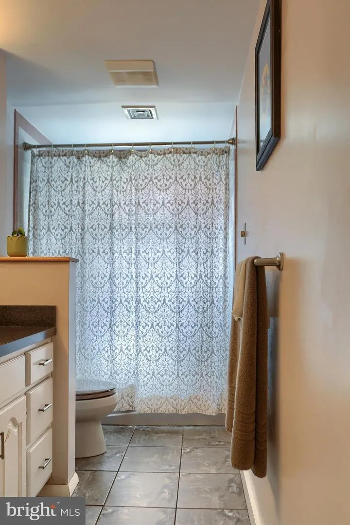 818 MEADOW Camp Hill, PA 17011
