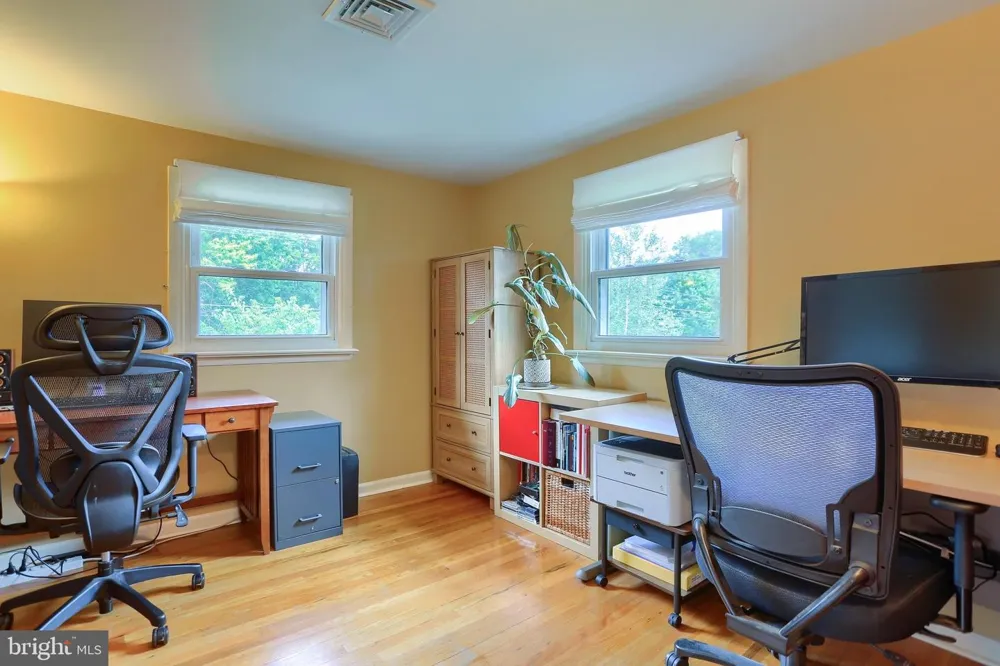 818 MEADOW Camp Hill, PA 17011