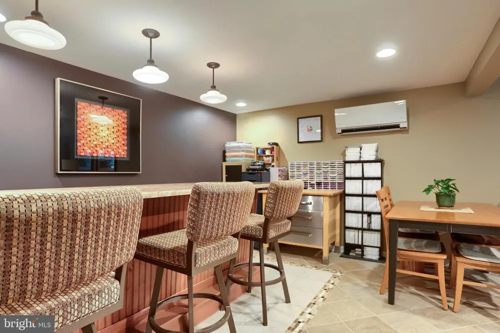 818 MEADOW Camp Hill, PA 17011