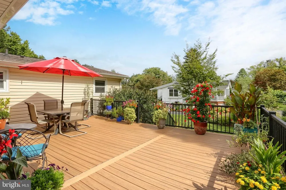 818 MEADOW Camp Hill, PA 17011