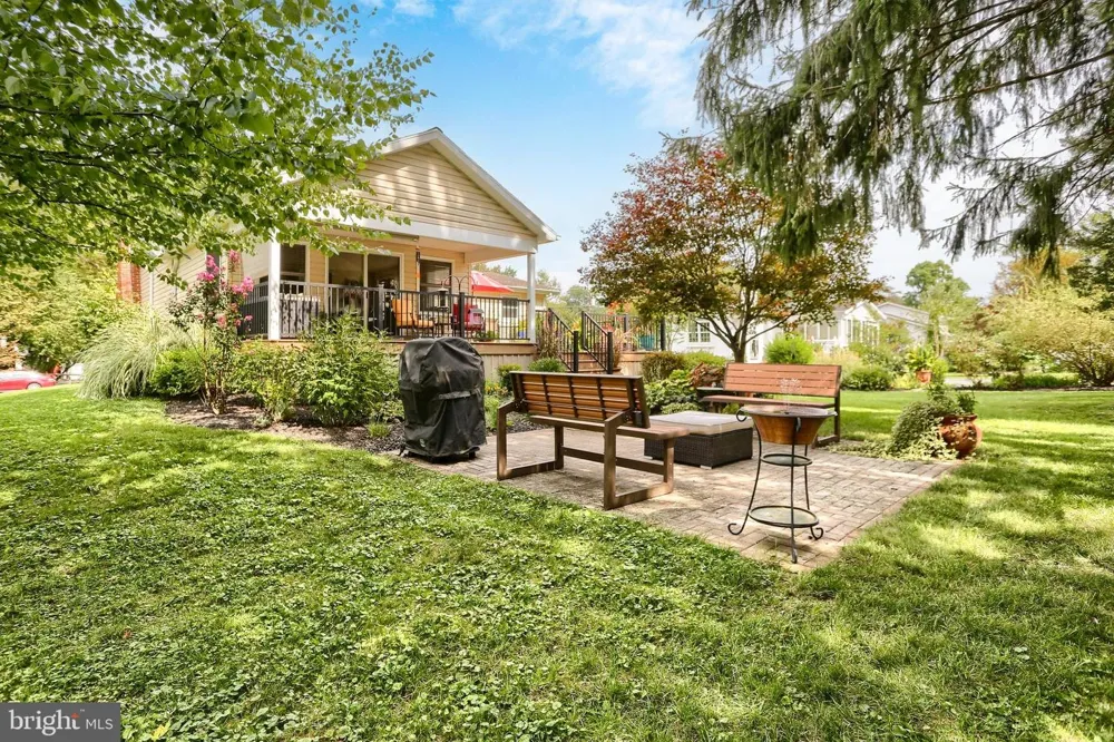 818 MEADOW Camp Hill, PA 17011