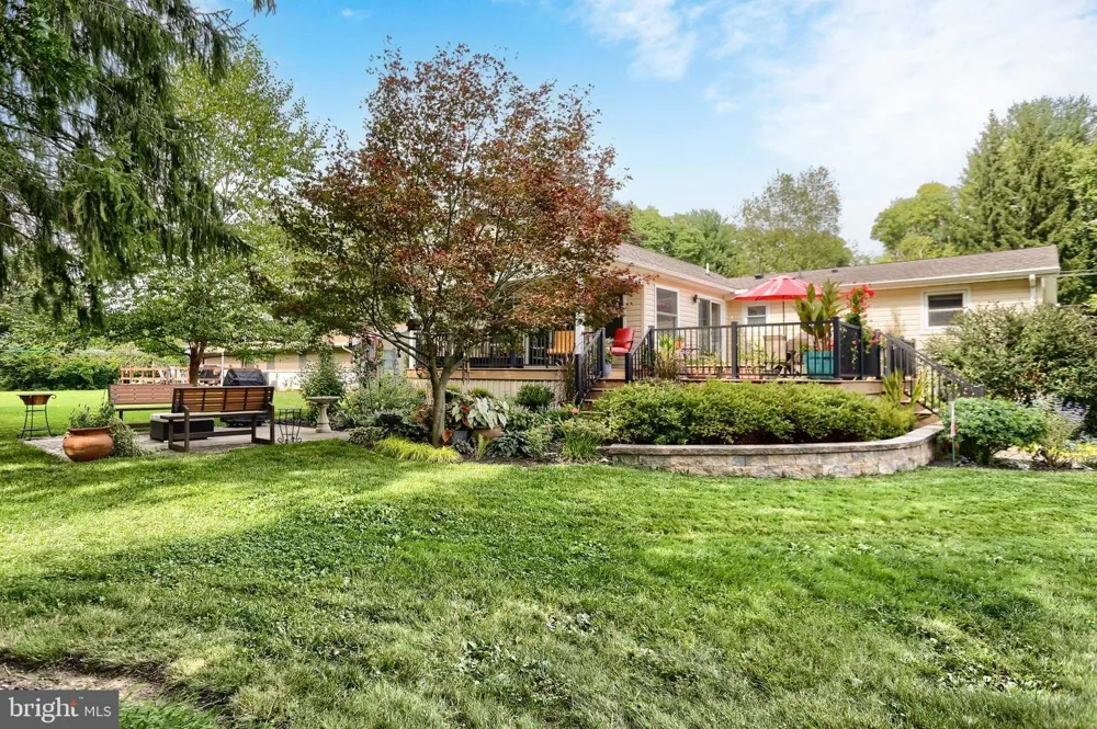 818 MEADOW Camp Hill, PA 17011