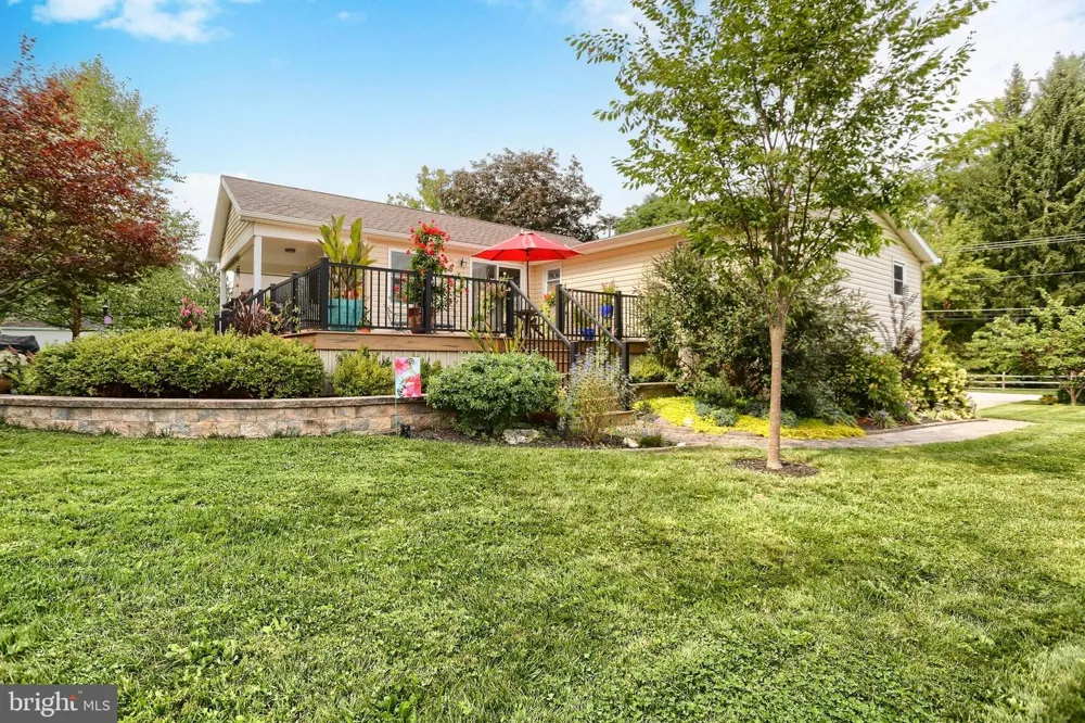 818 MEADOW Camp Hill, PA 17011