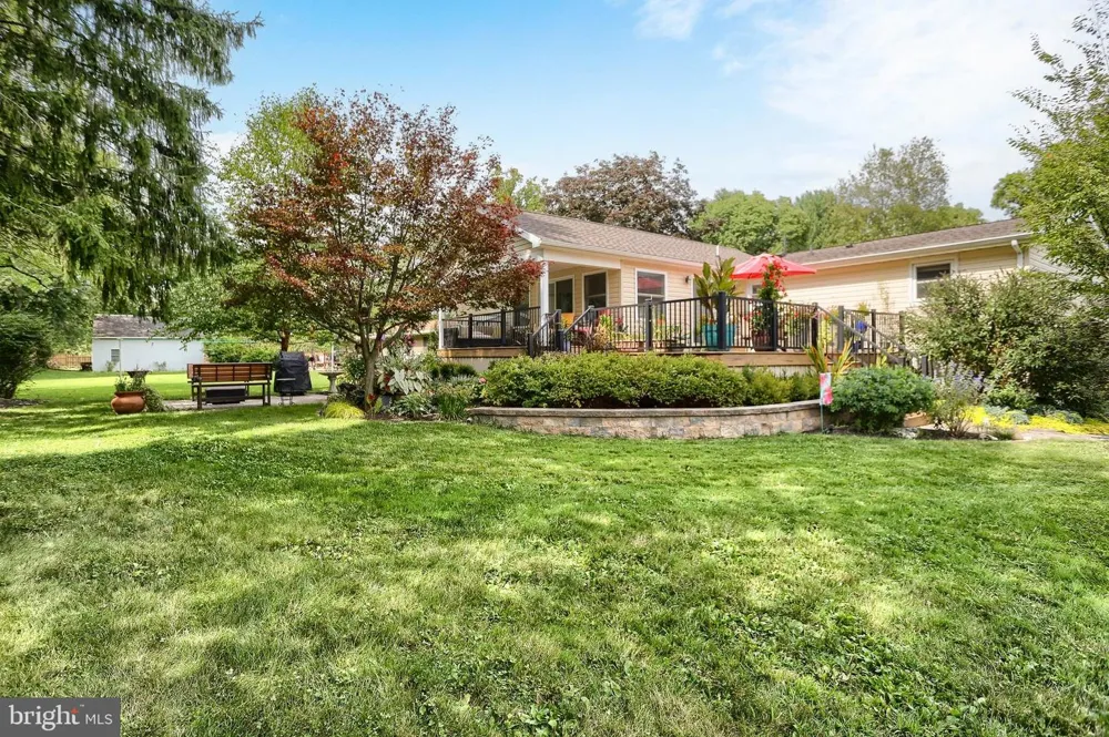 818 MEADOW Camp Hill, PA 17011