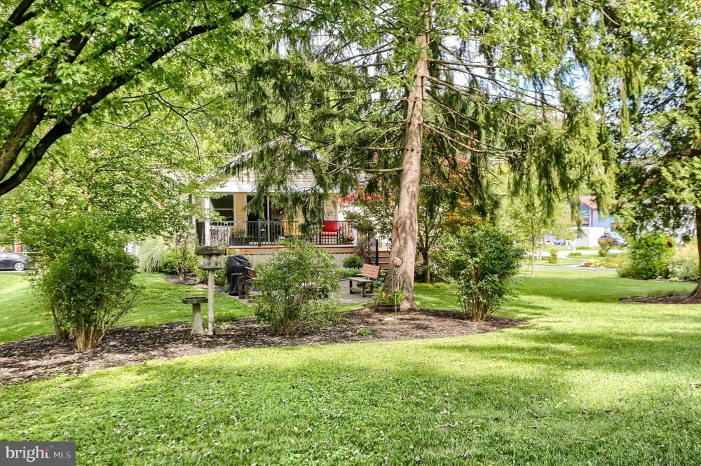 818 MEADOW Camp Hill, PA 17011