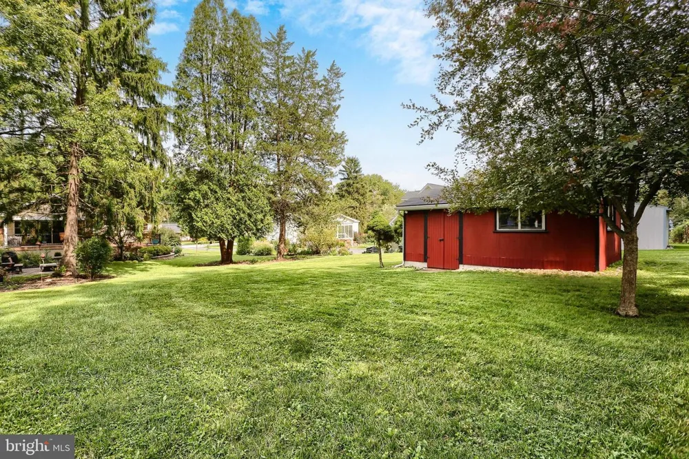 818 MEADOW Camp Hill, PA 17011