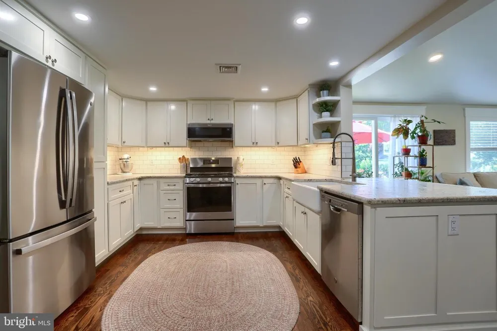 818 MEADOW Camp Hill, PA 17011