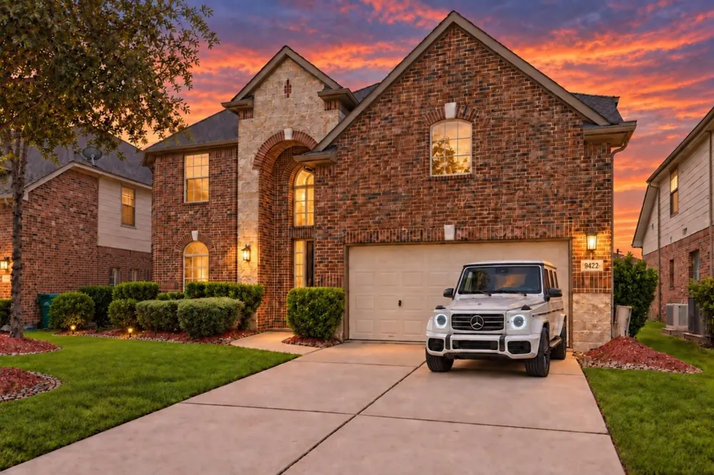 9422 Emerald Lakes Drive Rosharon, TX 77583