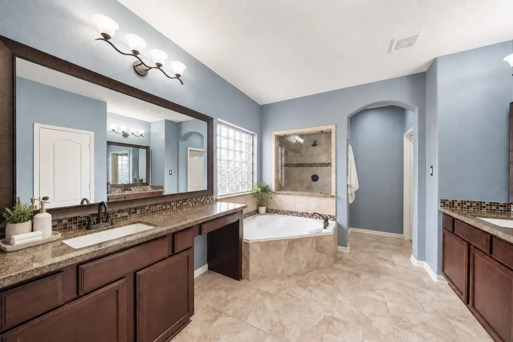 9422 Emerald Lakes Drive Rosharon, TX 77583