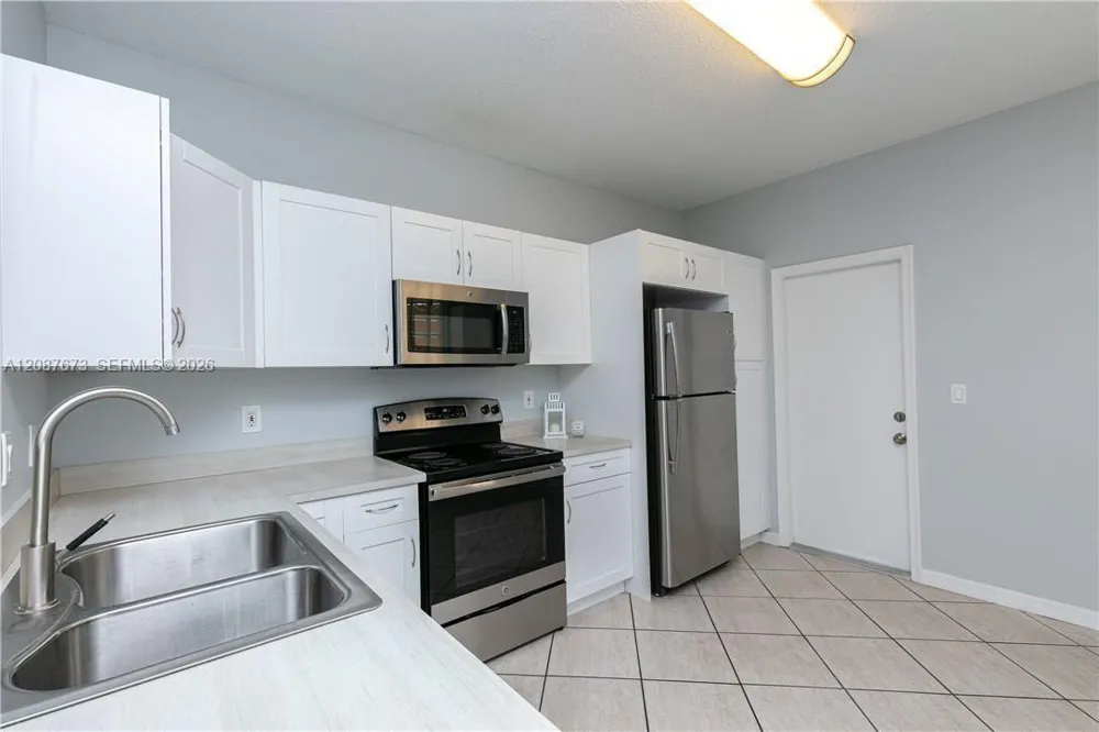 3635 San Simeon Cir Weston, FL 33331