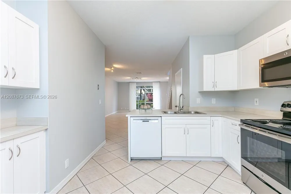 3635 San Simeon Cir Weston, FL 33331