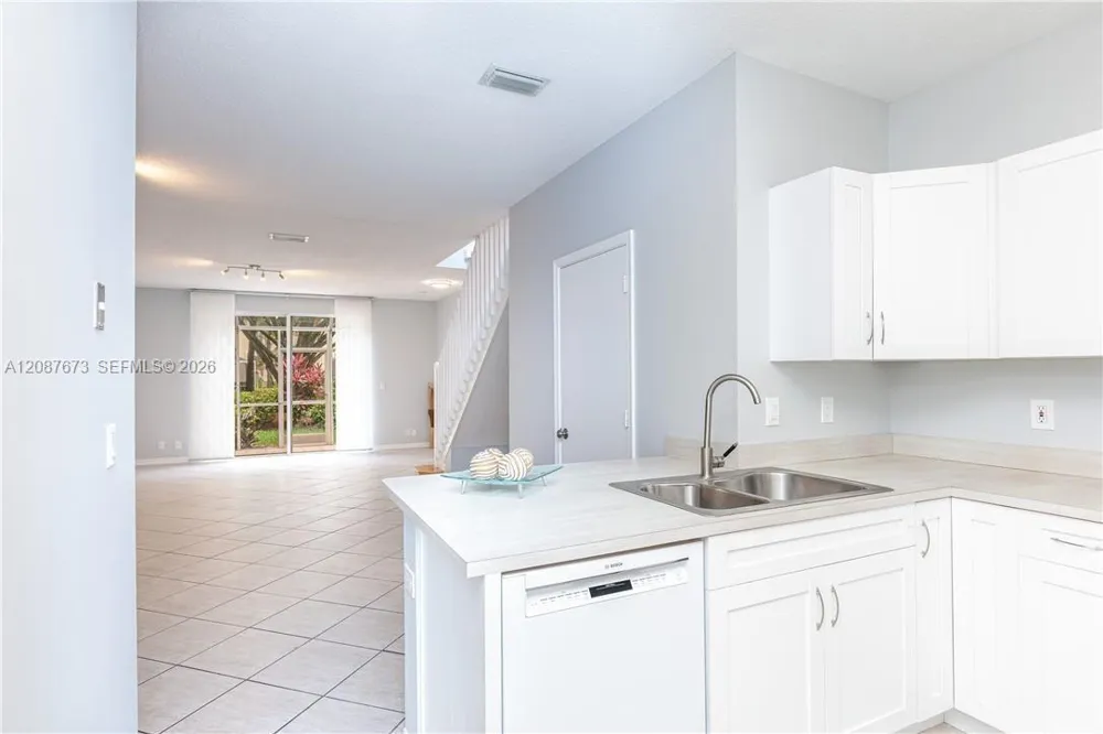 3635 San Simeon Cir Weston, FL 33331