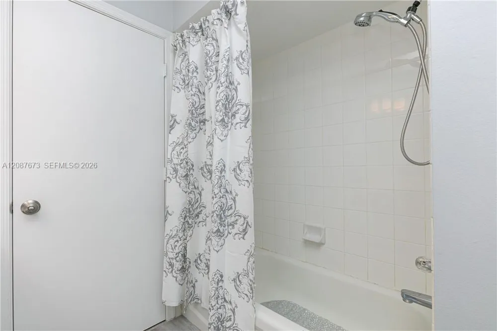 3635 San Simeon Cir Weston, FL 33331