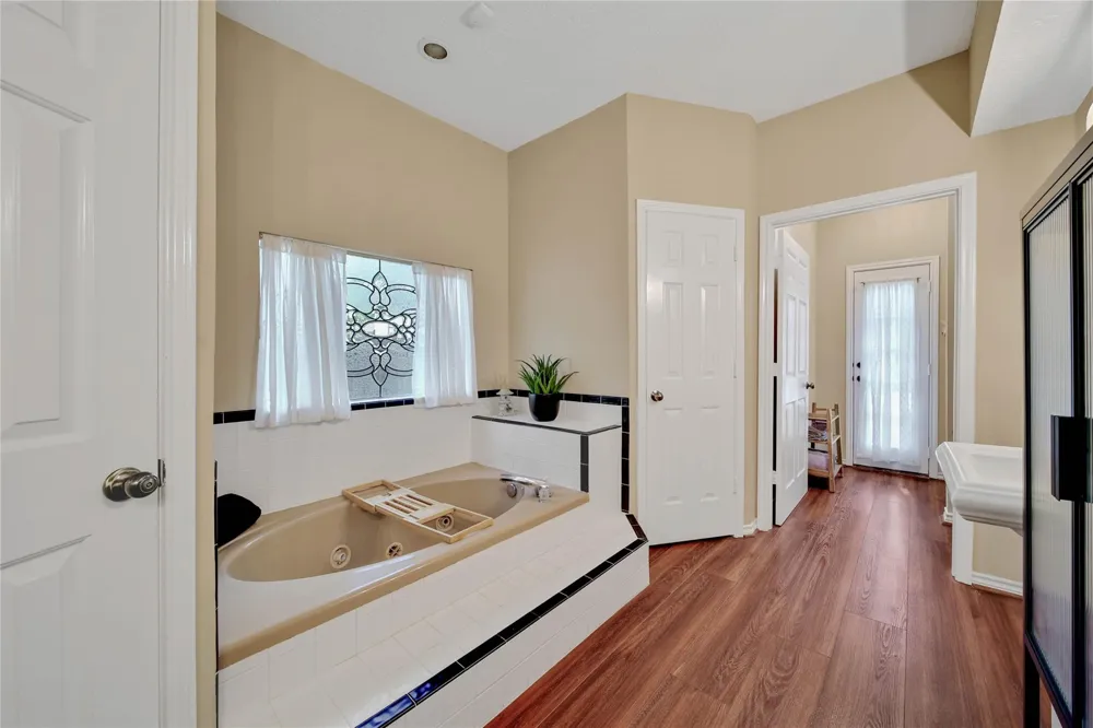 25 Cascade Springs Place The Woodlands, TX 77381