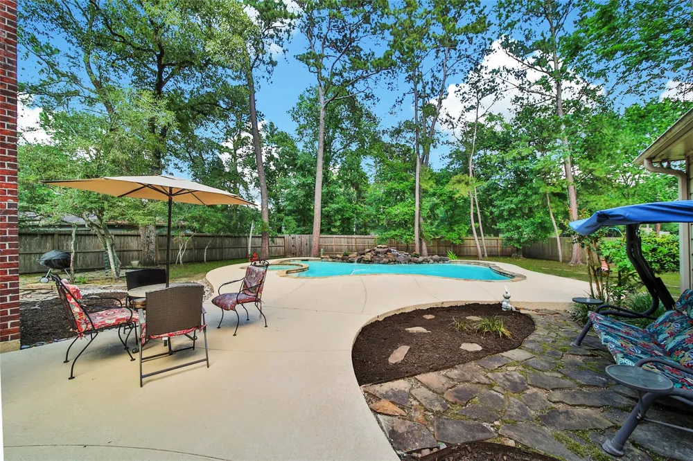 25 Cascade Springs Place The Woodlands, TX 77381